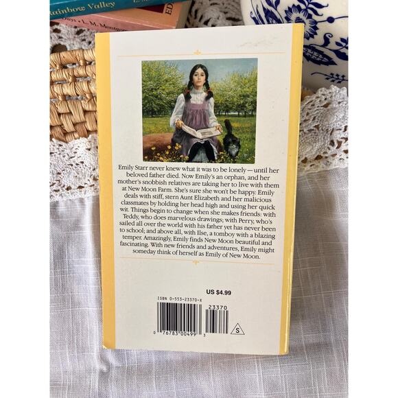 Emily of New Moon: 1993 Vintage Paperback - L.M. Montgomery - Picture 4 of 4